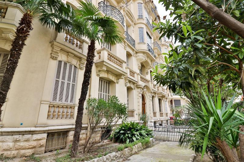 Hotel Victor Hugo Nice Bagian luar foto